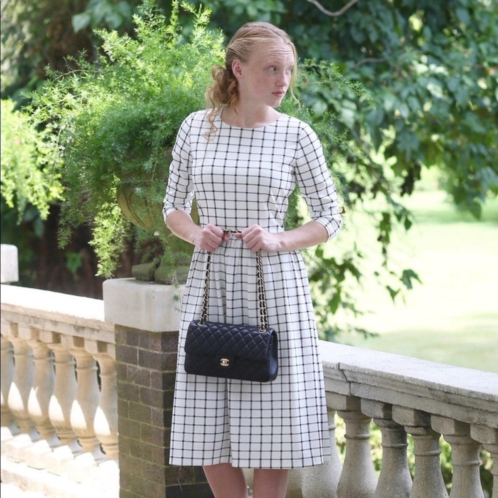 Dainty Jewell’s Size Medium Midi Dress